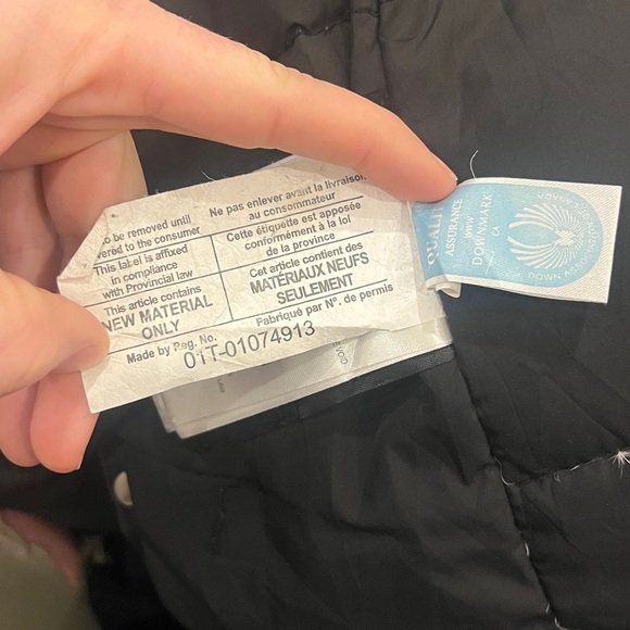 Canada Goose Winter Parka - Picture 14 of 14